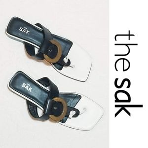 The Sak White And Black Leather Thong Sandals